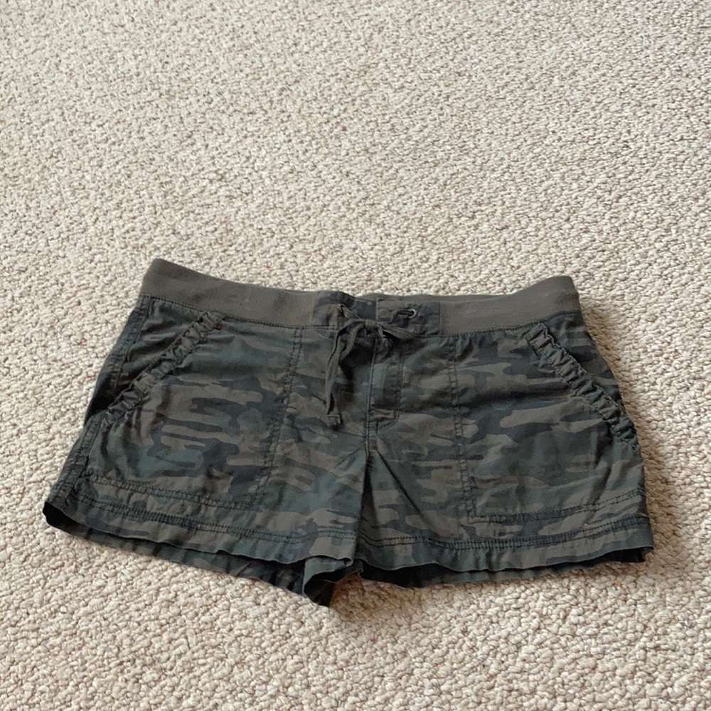 A.N.A size 10 inseam 3.5